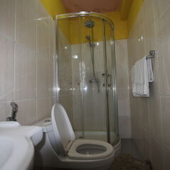 Отель Acme Guest House Непал, Катманду - отзывы, цены и фото номеров - забронировать отель Acme Guest House онлайн ванная