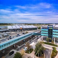 Отель Courtyard by Marriott Prague Airport Чехия, Прага - 11 отзывов об отеле, цены и фото номеров - забронировать отель Courtyard by Marriott Prague Airport онлайн балкон