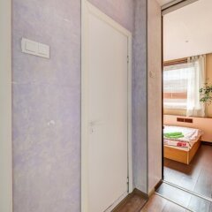 Гостиница Domumetro Na Metro Yuzhnaya Apartments в Москве отзывы, цены и фото номеров - забронировать гостиницу Domumetro Na Metro Yuzhnaya Apartments онлайн Москва комната для гостей фото 4