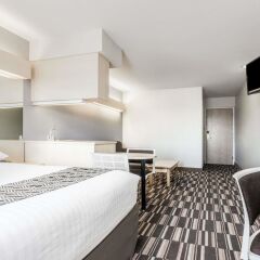 Отель Microtel Inn & Suites Modesto комната для гостей фото 5