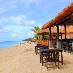 Отель Peace Paradise Beach пляж