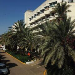 Отель Elegance Hotels International парковка