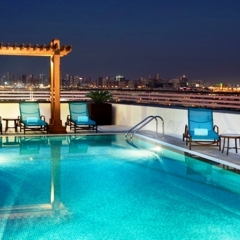 Отель Hilton Garden Inn Dubai Al Muraqabat бассейн фото 3