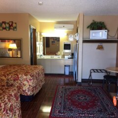 Отель La Siesta Motel & RV Resort комната для гостей