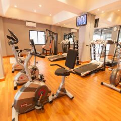 Отель Racha Residence Sri Racha фитнесс-зал