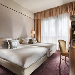 Waldorf Suite Hotel комната для гостей