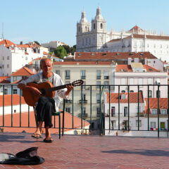 Отель Alfama Yellow House спа