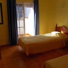 Отель Hostal Marbella Испания, Фуэнхирола - отзывы, цены и фото номеров - забронировать отель Hostal Marbella онлайн комната для гостей