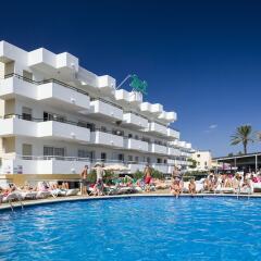 Отель Ibiza JET Apartamentos - Adults Only Испания, Сант Джордин де Сес Салинес - отзывы, цены и фото номеров - забронировать отель Ibiza JET Apartamentos - Adults Only онлайн бассейн фото 3