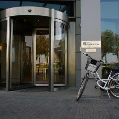 Отель Krakow Hilton Garden Inn Польша, Краков - отзывы, цены и фото номеров - забронировать отель Krakow Hilton Garden Inn онлайн спортивное сооружение