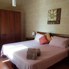 Отель Gozo Hills Bed and Breakfast комната для гостей фото 2