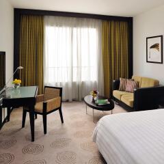 Avani Deira Dubai Hotel комната для гостей