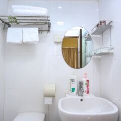 Four Leaf Inn Jinsheng Hotel Guangzhou ванная фото 2