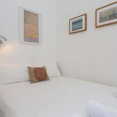 Апартаменты 1 Bedroom Apartment In Fitzrovia Sleeps 4 комната для гостей фото 2