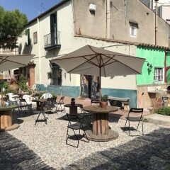 Отель Mucha Masia Hostel Rural-Urbà Испания, Эль-Прат-де-Льобрегат - отзывы, цены и фото номеров - забронировать отель Mucha Masia Hostel Rural-Urbà онлайн питание