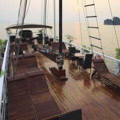 Отель Carina Cruise Halong Bay интерьер отеля фото 2