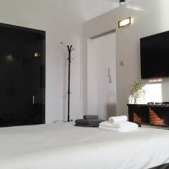 Апартаменты Amber Apartments Palac Kultury сейф в номере