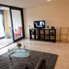 Апартаменты Bijlmermeer apartments - Amsterdam Arena area комната для гостей фото 2