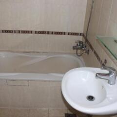 Отель Quang An Hotel Вьетнам, Нячанг - отзывы, цены и фото номеров - забронировать отель Quang An Hotel онлайн ванная