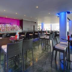 Отель Sol House Costa del Sol гостиничный бар