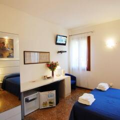 Отель Santa Margherita Guest House Италия, Венеция - отзывы, цены и фото номеров - забронировать отель Santa Margherita Guest House онлайн комната для гостей
