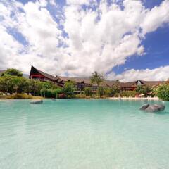 Отель Tahiti Ia Ora Beach Resort Managed By Sofitel Пунаауиа бассейн