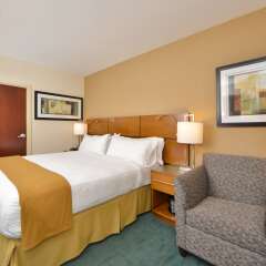 Отель Holiday Inn Express Kennedy Airport США, Нью-Йорк - 2 отзыва об отеле, цены и фото номеров - забронировать отель Holiday Inn Express Kennedy Airport онлайн комната для гостей
