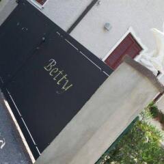 Отель Garnì Villa Betty Меран парковка