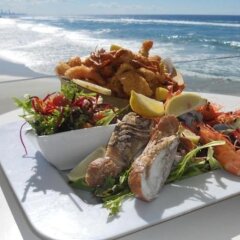 Отель The Waterford on Main Beach питание