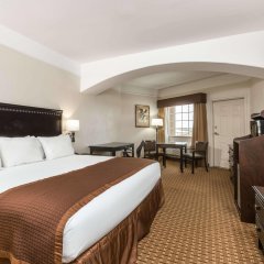 Отель Baymont by Wyndham Galveston США, Галвестон - отзывы, цены и фото номеров - забронировать отель Baymont by Wyndham Galveston онлайн комната для гостей