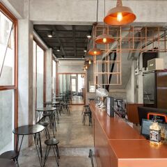 Отель Rotfai Hostel Таиланд, Бангкок - отзывы, цены и фото номеров - забронировать отель Rotfai Hostel онлайн гостиничный бар