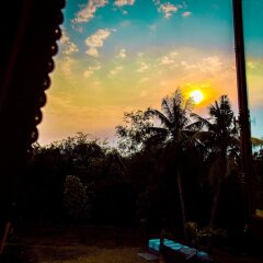Отель New Sunshine Homestay пляж