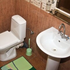 Гостиница Hostel Akteon Lindros Kaliningrad в Калининграде 12 отзывов об отеле, цены и фото номеров - забронировать гостиницу Hostel Akteon Lindros Kaliningrad онлайн Калининград ванная