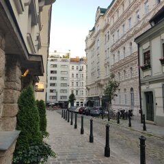 Отель Amazing flat near the center Вена фото 2