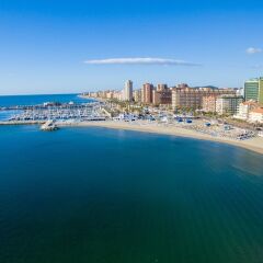 Отель Hostal Los Corchos пляж