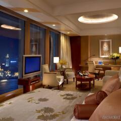 Отель Pudong Shangri-La, Shanghai Китай, Шанхай - отзывы, цены и фото номеров - забронировать отель Pudong Shangri-La, Shanghai онлайн комната для гостей фото 2