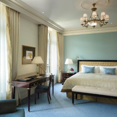 Shangri-La Hotel Paris комната для гостей