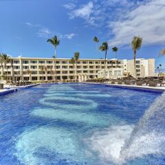 Отель Royalton Bavaro Resort & Spa - All Inclusive Доминикана, Пунта Кана - отзывы, цены и фото номеров - забронировать отель Royalton Bavaro Resort & Spa - All Inclusive онлайн бассейн