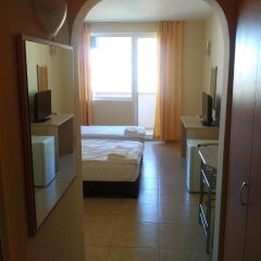 Отель Lucky Family Hotel Ravda Болгария, Равда - отзывы, цены и фото номеров - забронировать отель Lucky Family Hotel Ravda онлайн сейф в номере