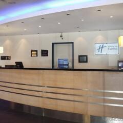 Отель Holiday Inn Express Geneva Airport интерьер отеля