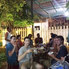 Отель Green Garden Homestay гостиничный бар