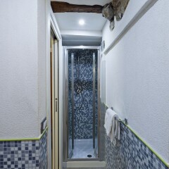 Отель Wood and Stone Apartment in the historical center Италия, Генуя - отзывы, цены и фото номеров - забронировать отель Wood and Stone Apartment in the historical center онлайн ванная фото 2