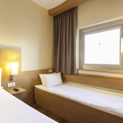 Отель ibis London Luton Airport комната для гостей фото 5