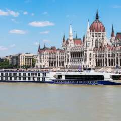 Отель Hotelships Holland - MS Charles Dickens Германия, Кёльн - отзывы, цены и фото номеров - забронировать отель Hotelships Holland - MS Charles Dickens онлайн пляж