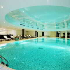 Гостиница Crowne Plaza Minsk бассейн