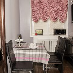 Апартаменты Funny Dolphins Apartments Nikoloyamskaya в номере фото 2