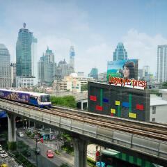 Отель Legacy Express Sukhumvit By Compass Hospitality Бангкок балкон