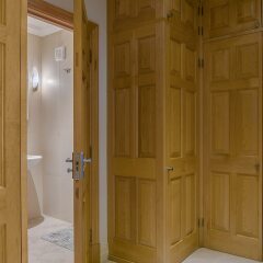 Отель Luxury 5-bedroom Villa With Parking and AC Великобритания, Лондон - отзывы, цены и фото номеров - забронировать отель Luxury 5-bedroom Villa With Parking and AC онлайн сауна