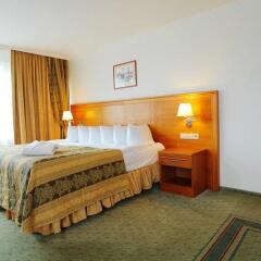 Отель Crowne Plaza Vilnius комната для гостей