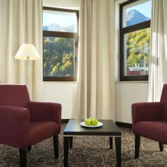 Гостиница AZIMUT Hotel FREESTYLE Rosa Khutor в Эсто-Садке - забронировать гостиницу AZIMUT Hotel FREESTYLE Rosa Khutor, цены и фото номеров Эсто-Садок комната для гостей фото 3
